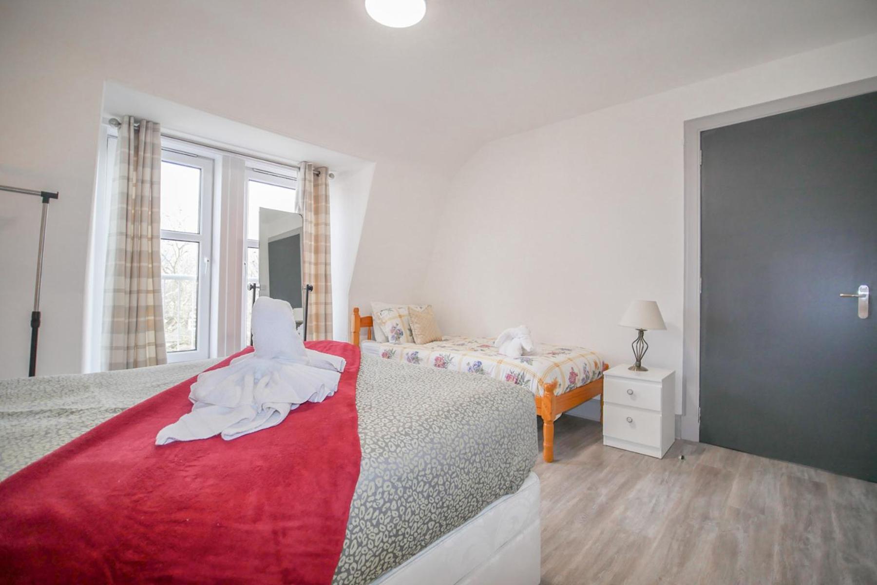Telford Rd 5 Bedroom House Інвернесс Екстер'єр фото